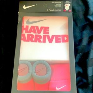 NWT!! 3pc NIKE set